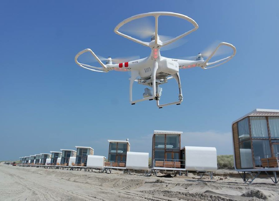 Drone voor de strandhuisjes