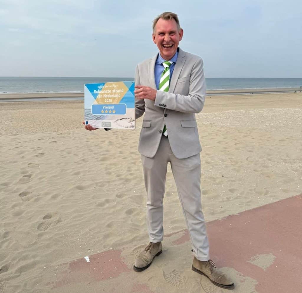 Mooiste strand van Nederland is Vlieland.